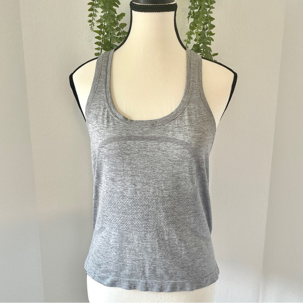 Lululemon Swiftly Tech RB Tank 2.0 Race Length Slate/White Size 8